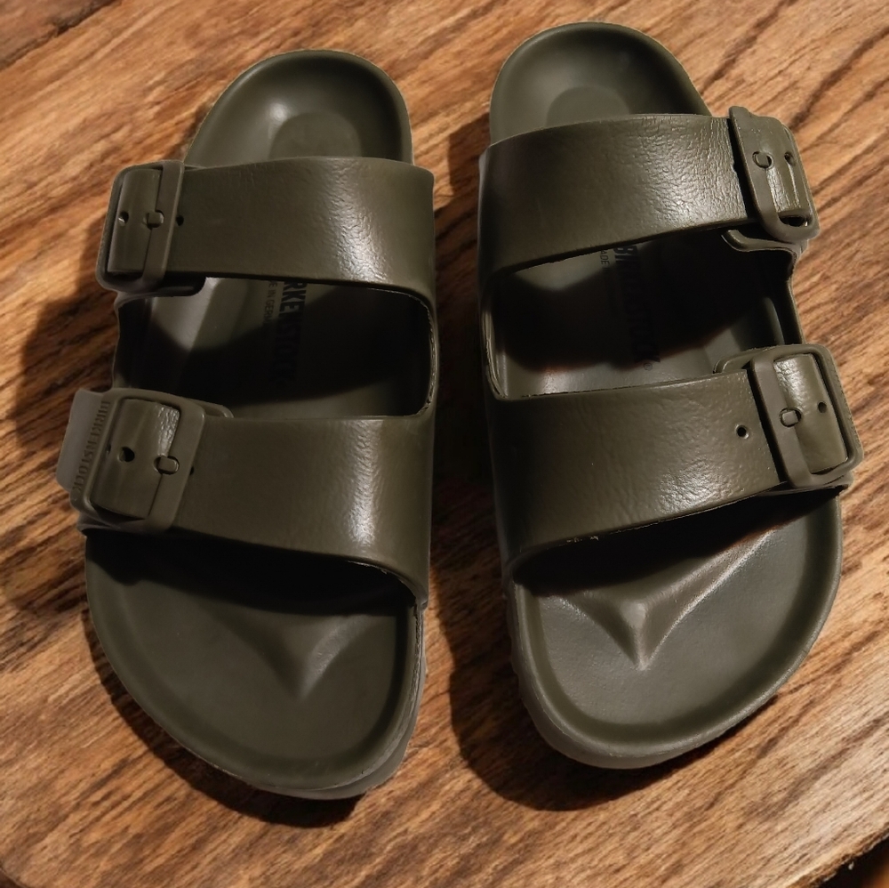 Birkenstock Women's / Men's Dark Green Sandals Size 39